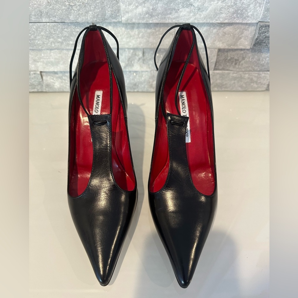 Manolo Blahnik black leather heels